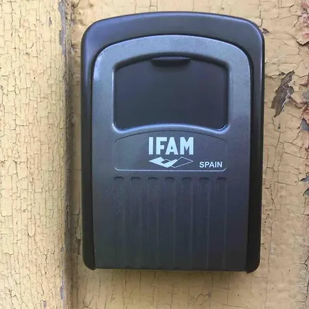 An Oldie In Center Of Apartamento